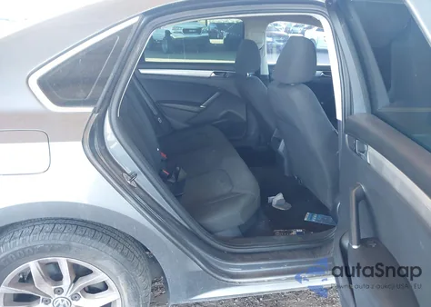 2017 Volkswagen Passat 1.8T S из США, поврежденный, VIN 1VWAT7A31HC053536